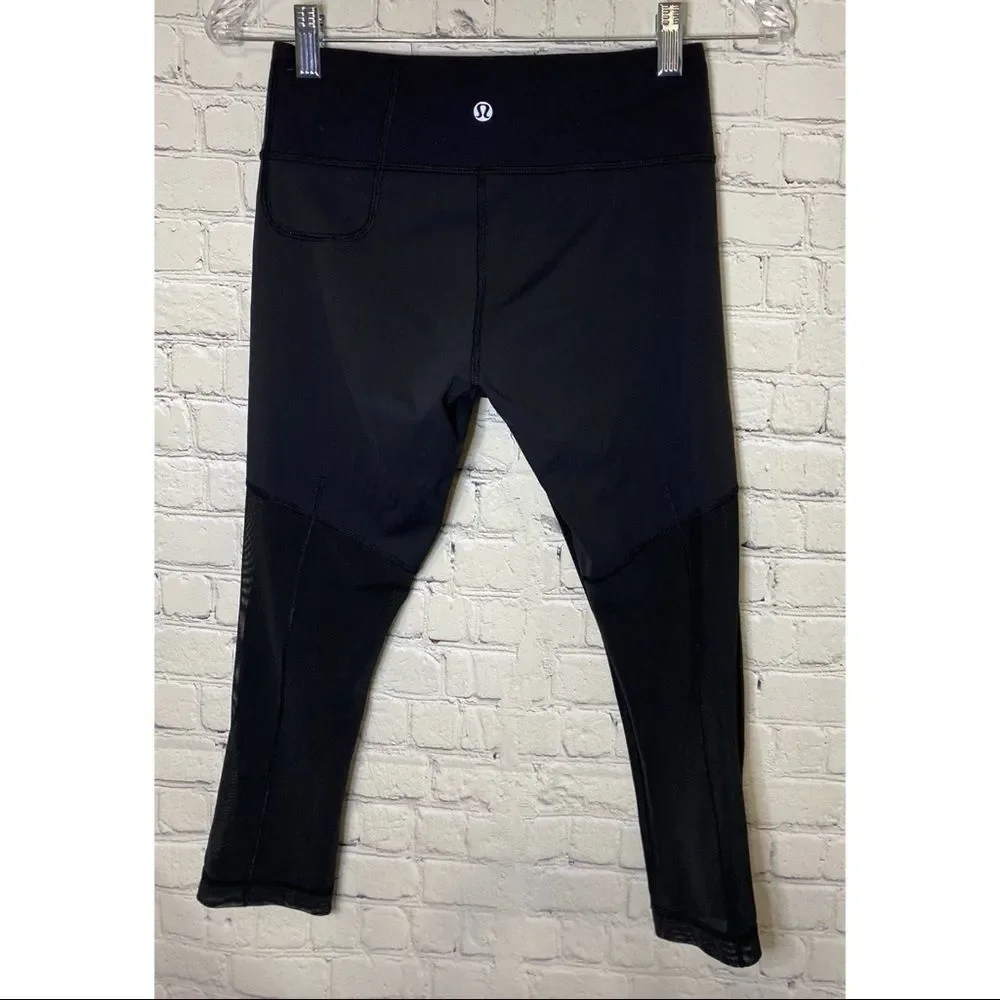 Lululemon Black Breathe Easy Crop Legging Size 4